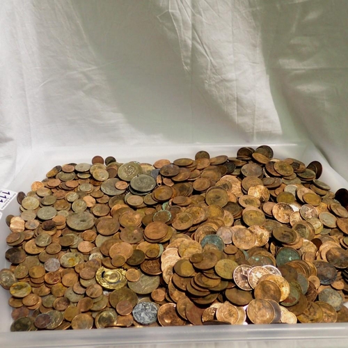 1116 - Large collection of mixed coins, tokens and medals. Not available for in-house P&P