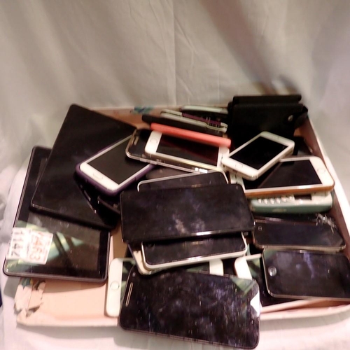 1142 - Thirty four mixed phones and tablets to include iPhones. Not available for in-house P&P