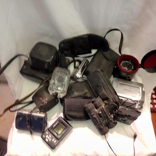 1153 - Quantity of cameras, lenses and binoculars. Not available for in-house P&P