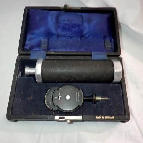 1191 - Boxed ophthalmoscope. UK P&P Group 2 (£20+VAT for the first lot and £4+VAT for subsequent lots)