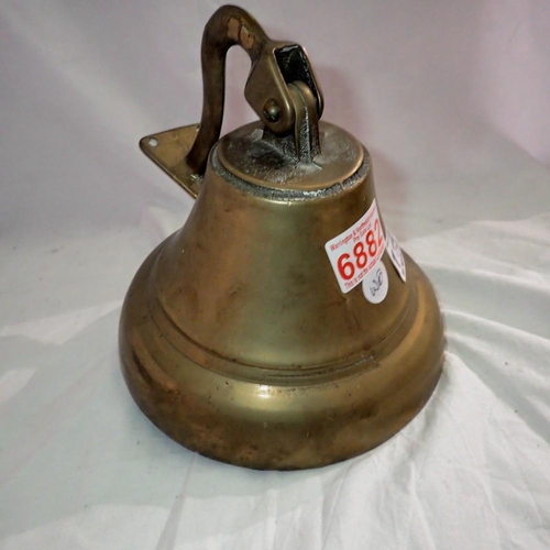 1193 - Brass hanging bell, H: 21 cm. UK P&P Group 2 (£20+VAT for the first lot and £4+VAT for subsequent lo... 