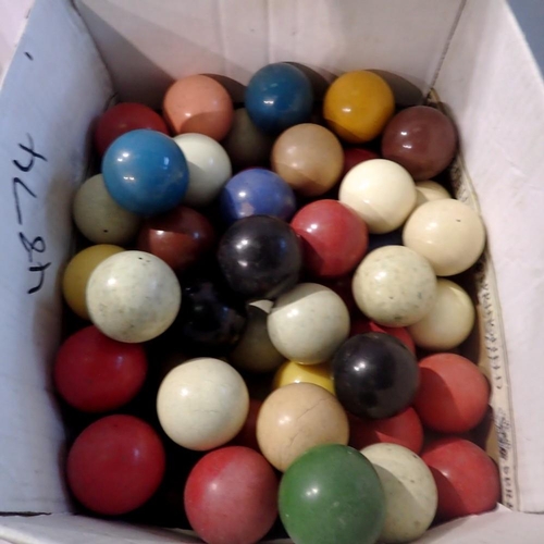 1225 - Box of mixed snooker balls. Not available for in-house P&P