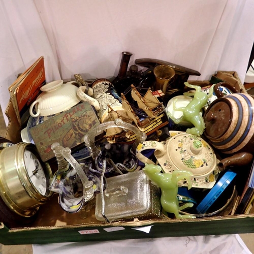 1515 - Box of mixed items including ceramics and glass. Not available for in-house P&P