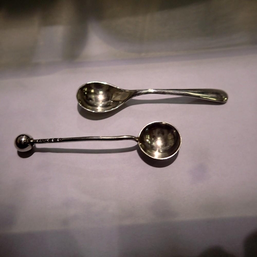 1066A - Two hallmarked silver spoons, 5.8. UK P&P Group 0 (£6+VAT for the first lot and £1+VAT for subsequen... 