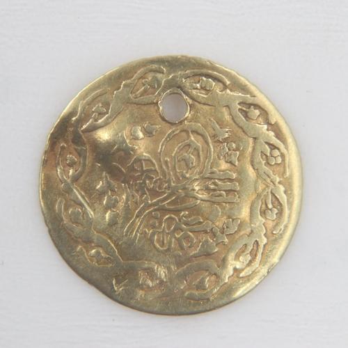 2135 - c.1800-10 Ottoman Empire gold half-cedid mahmudiye, holed, 0.6g. UK P&P Group 0 (£6+VAT for the firs... 