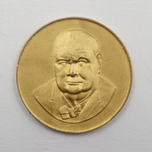 2174 - Hallmarked silver gilt medallion commemorating Winston Churchill, in fitted case. UK P&P Group 1 (£1... 