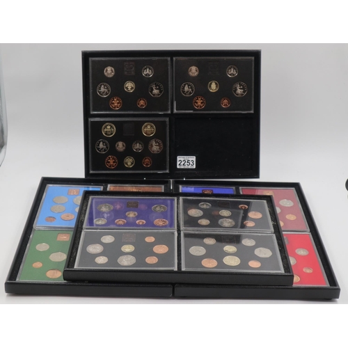 2253 - Fifteen UK uncirculated coin sets, 1974 to 1989. UK P&P Group 2 (£20+VAT for the first lot and £4+VA... 