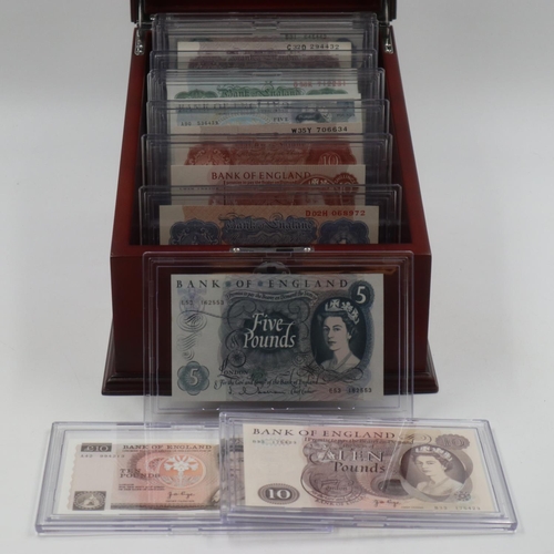 2256 - Collection of mint UK banknotes in a presentation case. Face value £40. UK P&P Group 3 (£30+VAT for ... 