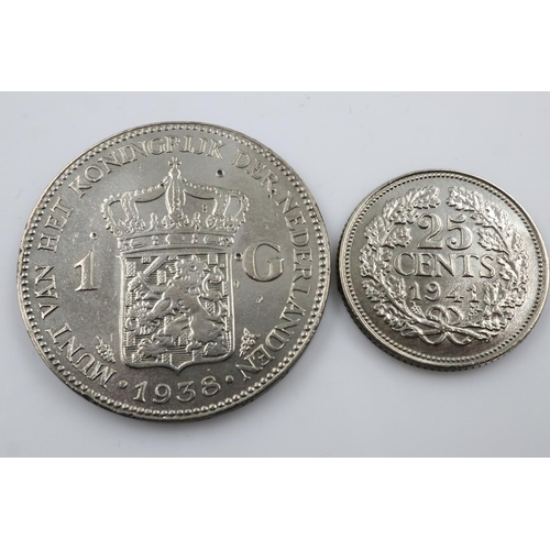 2358 - Two silver Dutch coins, 25 cents and 1 gulden.  UK P&P Group 0 (£6+VAT for the first lot and £1+VAT ... 