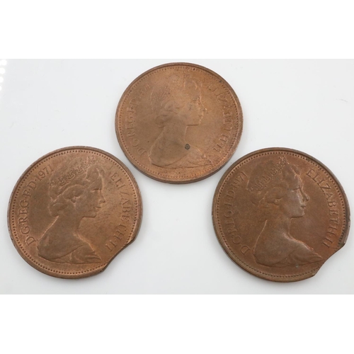 2359 - 1971 rare double coin planchet clip minting error.  UK P&P Group 0 (£6+VAT for the first lot and £1+... 