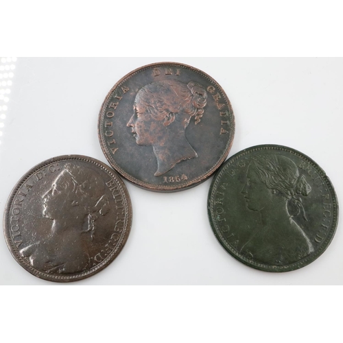 2373 - Three circulated bun head pennies of queen Victoria.  UK P&P Group 0 (£6+VAT for the first lot and £... 