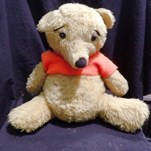 1048 - Large 1980s unbranded plush Pooh bear, H: 40 cm. Not available for in-house P&P