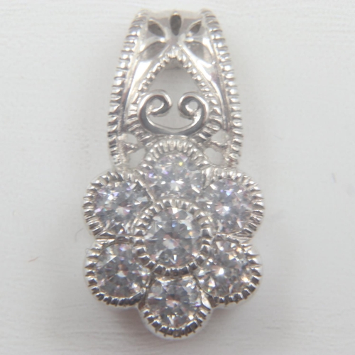 16 - 14ct white gold flower design pendant set with CZ, drop L: 20 mm, 2.2g. UK P&P Group 0 (£6+VAT for t... 