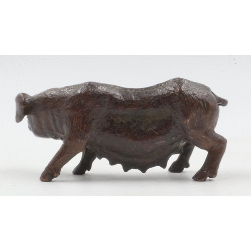 312 - Bronze Chinese pig. UK P&P Group 1 (£16+VAT for the first lot and £2+VAT for subsequent lots)