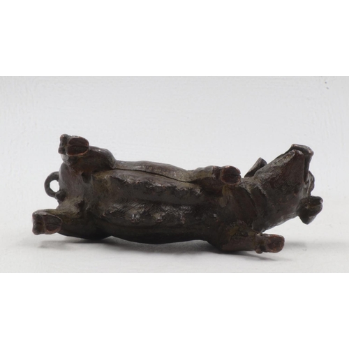 312 - Bronze Chinese pig. UK P&P Group 1 (£16+VAT for the first lot and £2+VAT for subsequent lots)