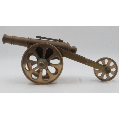 315 - Ornamental hand made brass cannon, approximately 6kg. UK P&P Group 3 (£30+VAT for the first lot and ... 