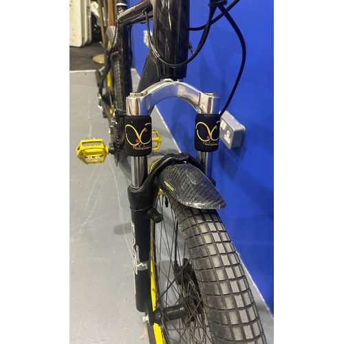 1008 - Full custom carbon fibre frame hard tail mountain bike, 23 inch wheels, 20 inch frame, with various ... 