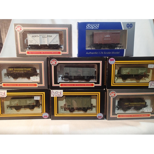 2362 - Eight Dapol OO gauge wagons, mostly excellent condition, wear to boxes. UK P&P Group 1 (£16+VAT for ... 