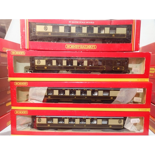 2365 - Four Hornby OO gauge Pullman coaches, excellent condition, boxes with wear. UK P&P Group 1 (£16+VAT ... 