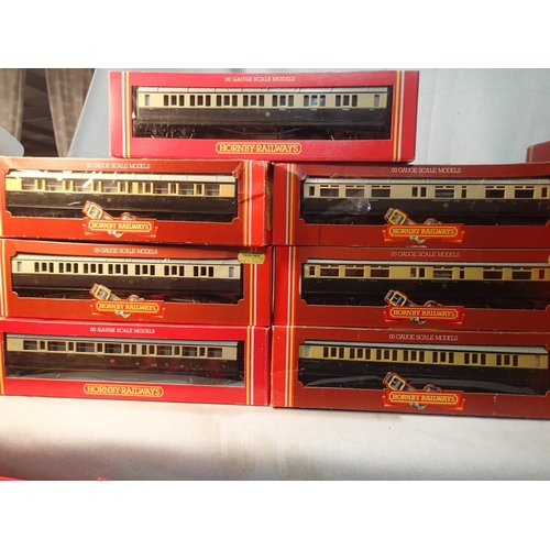 2366 - Seven Hornby OO gauge, GWR chocolate/cream coaches, mostly excellent condition, wear to boxes. UK P&... 