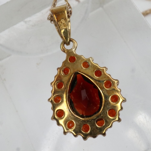 36 - 9ct gold garnet set pendant necklace, pendant drop L: 20 mm, 1.6g. UK P&P Group 0 (£6+VAT for the fi... 