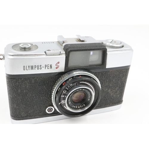 112 - Olympus Pen S camera body with accessories and guide. UK P&P Group 1 (£16+VAT for the first lot and ... 