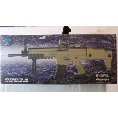 2040 - New and sealed 8902 airsoft BB gun. UK P&P Group 3 (£30+VAT for the first lot and £8+VAT for subsequ... 