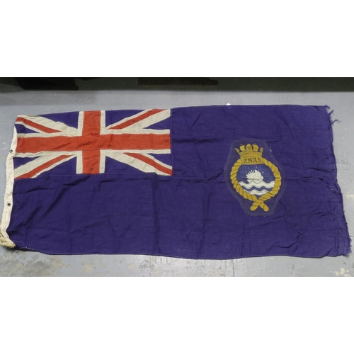 2202 - British post-WWII Royal Naval Auxiliary Service cotton flag, 160 x 90cm. UK P&P Group 2 (£20+VAT for... 