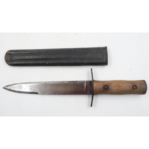 2256 - Italian WWII period youth fascists knife by G Fugini, with leather scabbard. UK P&P Group 2 (£20+VAT... 