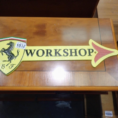 1032 - Cast iron Ferrari workshop arrow. L: 45 cm. UK P&P Group 2 (£20+VAT for the first lot and £4+VAT for... 