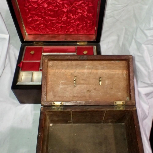 1180 - Victorian fitted sewing box, with inset brass escutcheon and lift-out tray, 26 x 17 x 14cmH, with a ... 