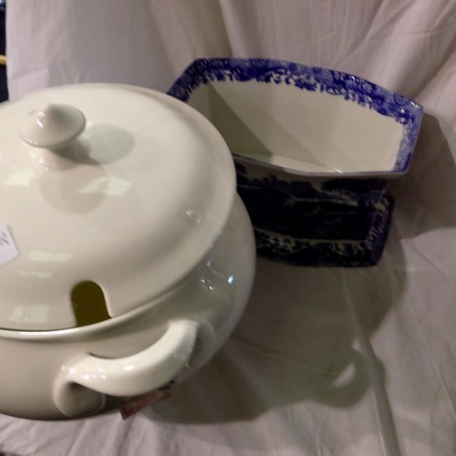 1222 - Spode planter, and unmarked Doulton factory soup tureen. Not available for in-house P&P