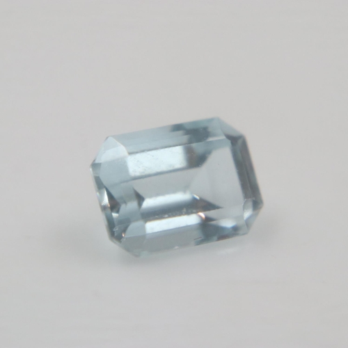 22 - Natural loose aquamarine gemstone, emerald cut, 1.49cts. UK P&P Group 0 (£6+VAT for the first lot an... 