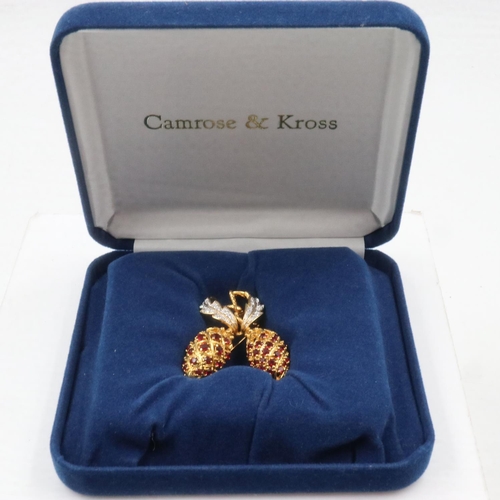 52 - Jackie Bouvier Kennedy Camrose and Kross brooch. UK P&P Group 0 (£6+VAT for the first lot and £1+VAT... 