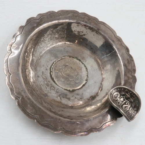 71 - Pair of hallmarked silver open salts with spoon and a hallmarked silver ashtray with inset coin, com... 