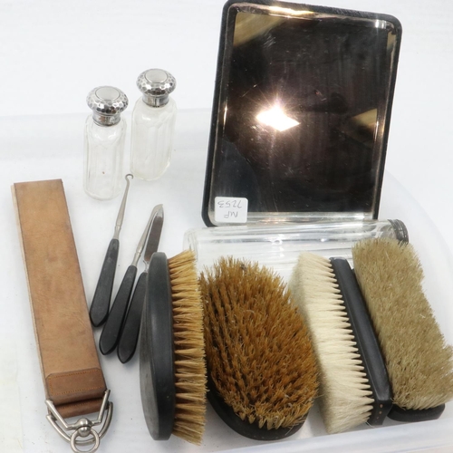 78 - Collection of Men's toiletry items from a travelling case, including silver topped bottles and anoth... 