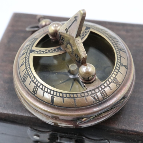 95 - Boxed brass sundial compass. UK P&P Group 1 (£16+VAT for the first lot and £2+VAT for subsequent lot... 