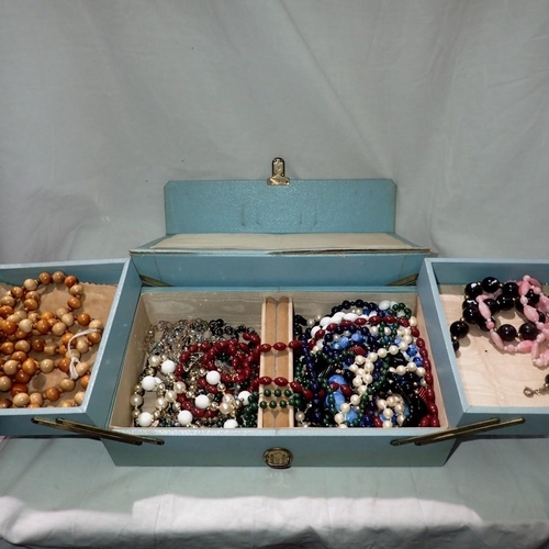 1206 - Jewellery box of costume jewellery beads, including early glass examples. UK P&P Group 1 (£16+VAT fo... 