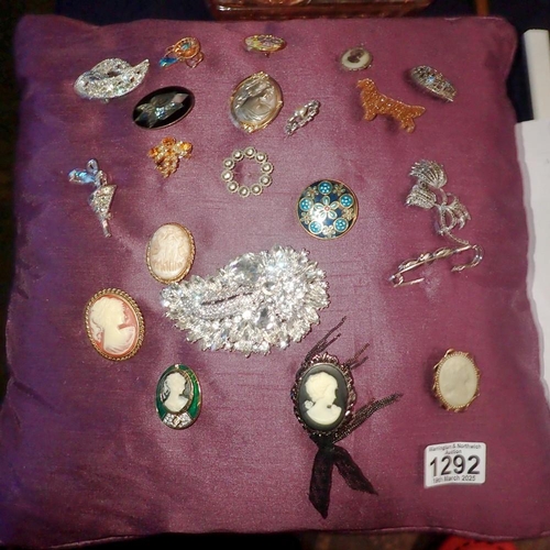 1292 - Cushion populated with mixed brooches. UK P&P Group 2 (£20+VAT for the first lot and £4+VAT for subs... 