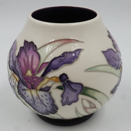 117 - Moorcroft vase by Nicola Slaney, no cracks or chips, H: 10 cm. UK P&P Group 1 (£16+VAT for the first... 