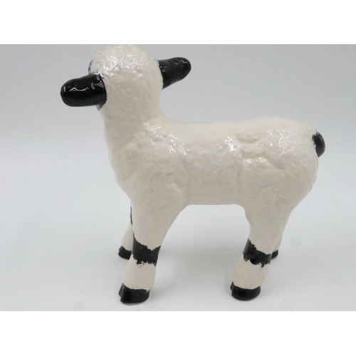 125 - Anita Harris black and white sheep, signed in gold, no cracks or chips, H: 18 cm. UK P&P Group 2 (£2... 