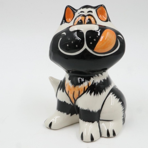 140 - Lorna Bailey cat, Delicious, no cracks or chips, H: 13 cm. UK P&P Group 1 (£16+VAT for the first lot... 