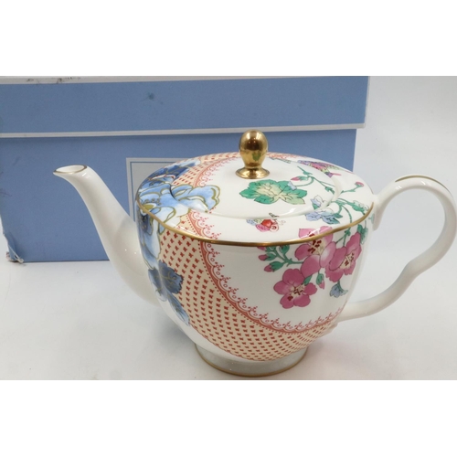 171 - Boxed Wedgwood Butterfly Bloom teapot. UK P&P Group 3 (£30+VAT for the first lot and £8+VAT for subs... 