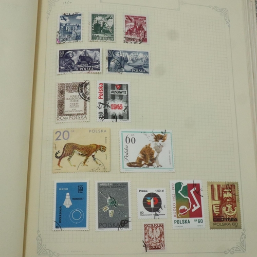 207 - Eastern Europe stamp album. UK P&P Group 2 (£20+VAT for the first lot and £4+VAT for subsequent lots... 