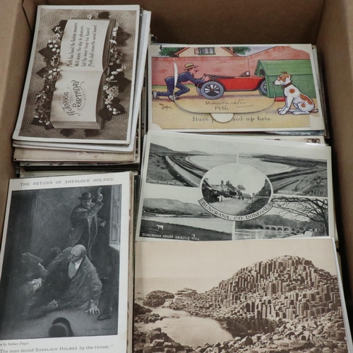 212 - Approximately 1800 mixed postcards. Not available for in-house P&P