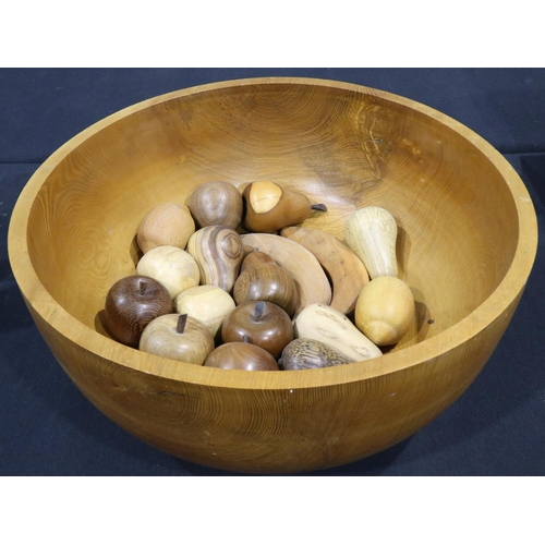 219 - Very large wooden bowl D: 50 cm, with seventeen wooden turned pieces of fruit. UK P&P Group 2 (£20+V... 