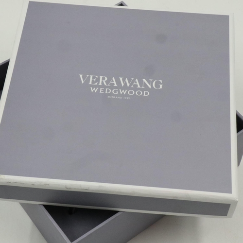 228 - Boxed Vera Wang for Wedgwood napkin rings. UK P&P Group 2 (£20+VAT for the first lot and £4+VAT for ... 