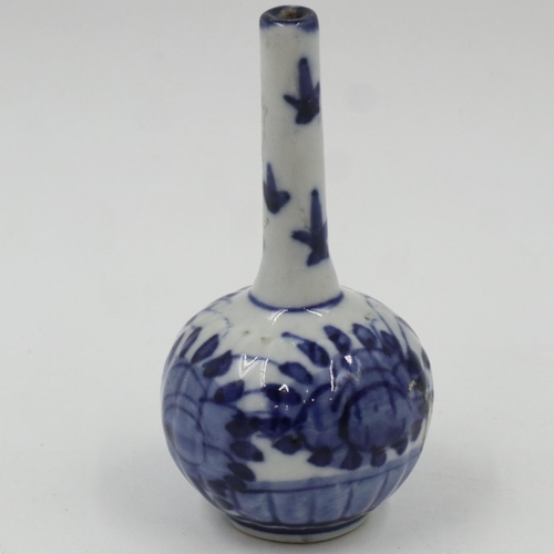 249 - Blue and white Oriental vase, H: 11 cm. UK P&P Group 2 (£20+VAT for the first lot and £4+VAT for sub... 