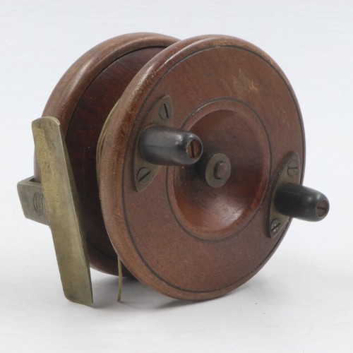 2044A - Wood and brass fishing reel. UK P&P Group 2 (£20+VAT for the first lot and £4+VAT for subsequent lot... 