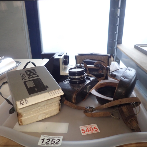 1252 - Tray of mixed vintage cameras and accessories to include Polaroid. Not available for in-house P&P